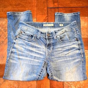 BKE Denim Payton cropped Capris low rise faded distressed jeans. Size 28
